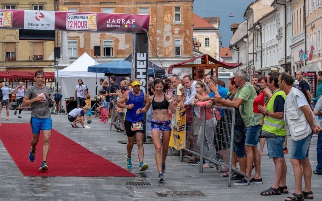 Državno prvenstvo v teku na 12 ur v Kranju (Slovenske novice, 2.2.2022)