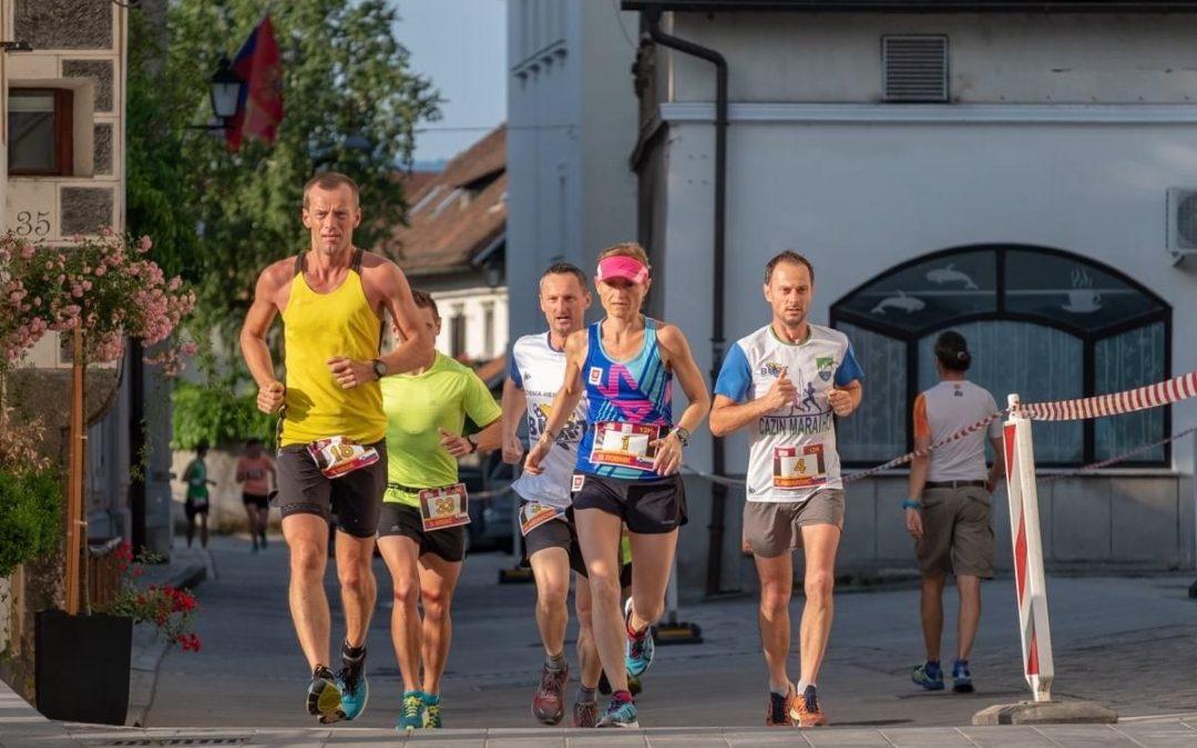 V Kranj se vrača ultramaratonska poslastica: Slovenski 12-urni tek štarta 22. 8. 2021ob 7.uri (Magazin trčanje, 24. junij 2021)